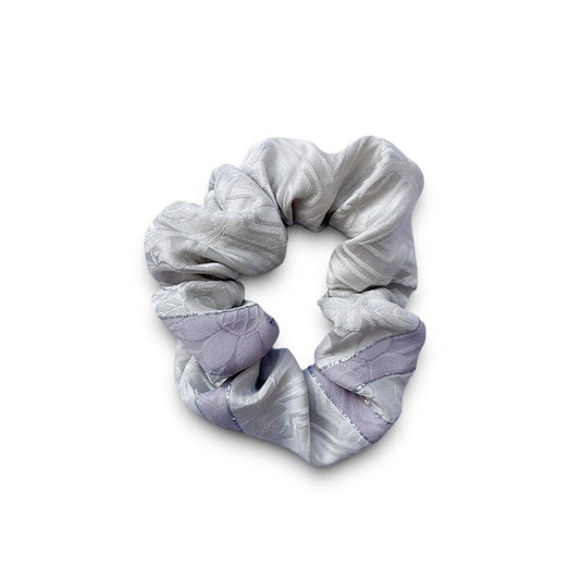 Scrunchie aus Seide Silber